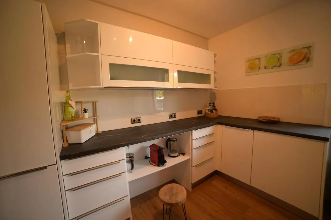 Yeti Lux - Family Garden Lodge Garmisch-Partenkirchen