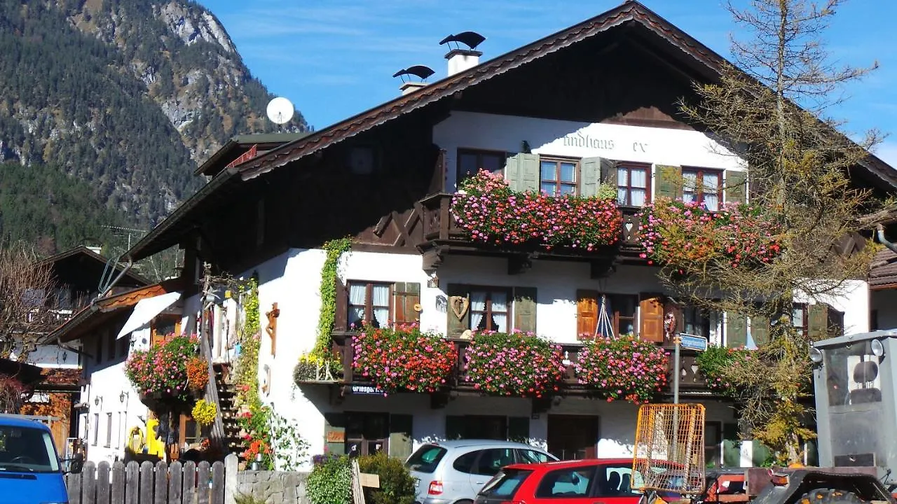 Yeti Lux - Family Garden Lodge Garmisch-Partenkirchen 0*,