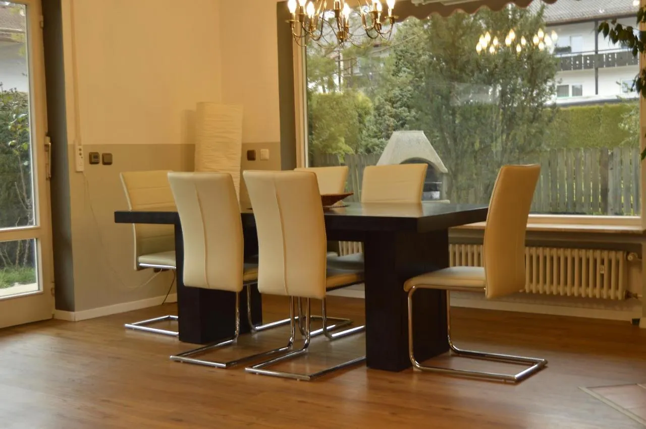 Yeti Lux - Family Garden Lodge Garmisch-Partenkirchen 0*,