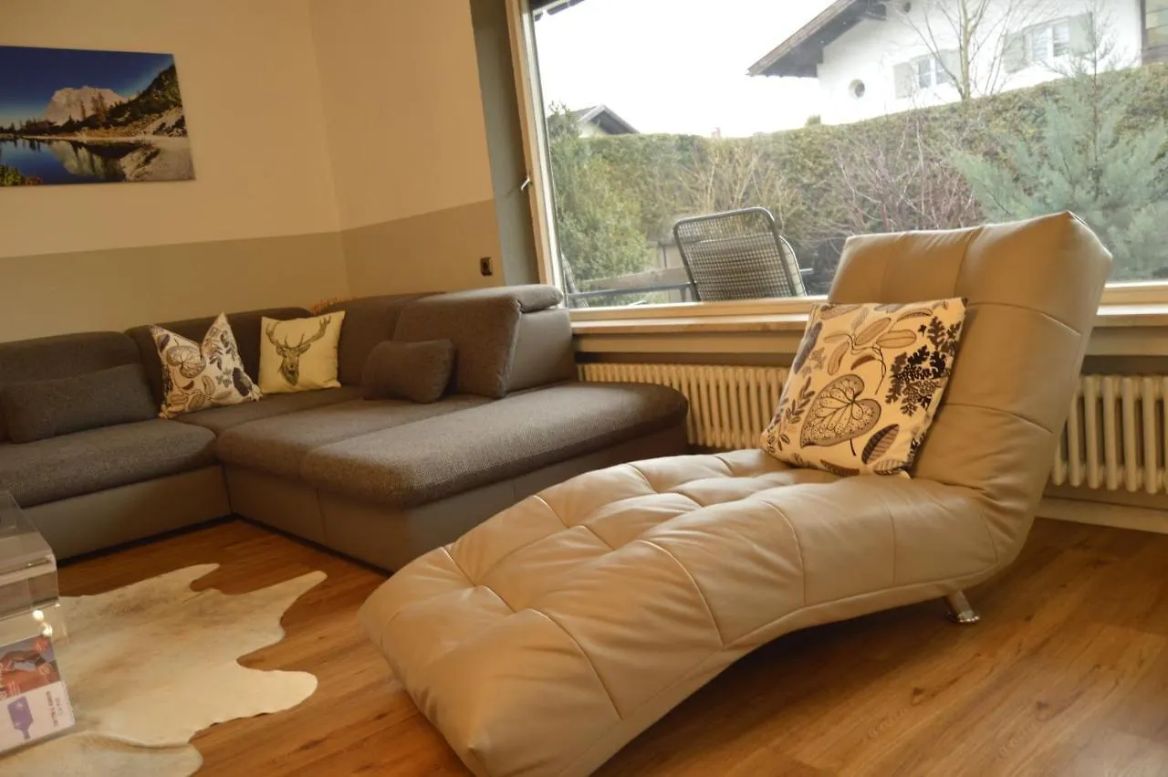 Yeti Lux - Family Garden Lodge Garmisch-Partenkirchen Apartment