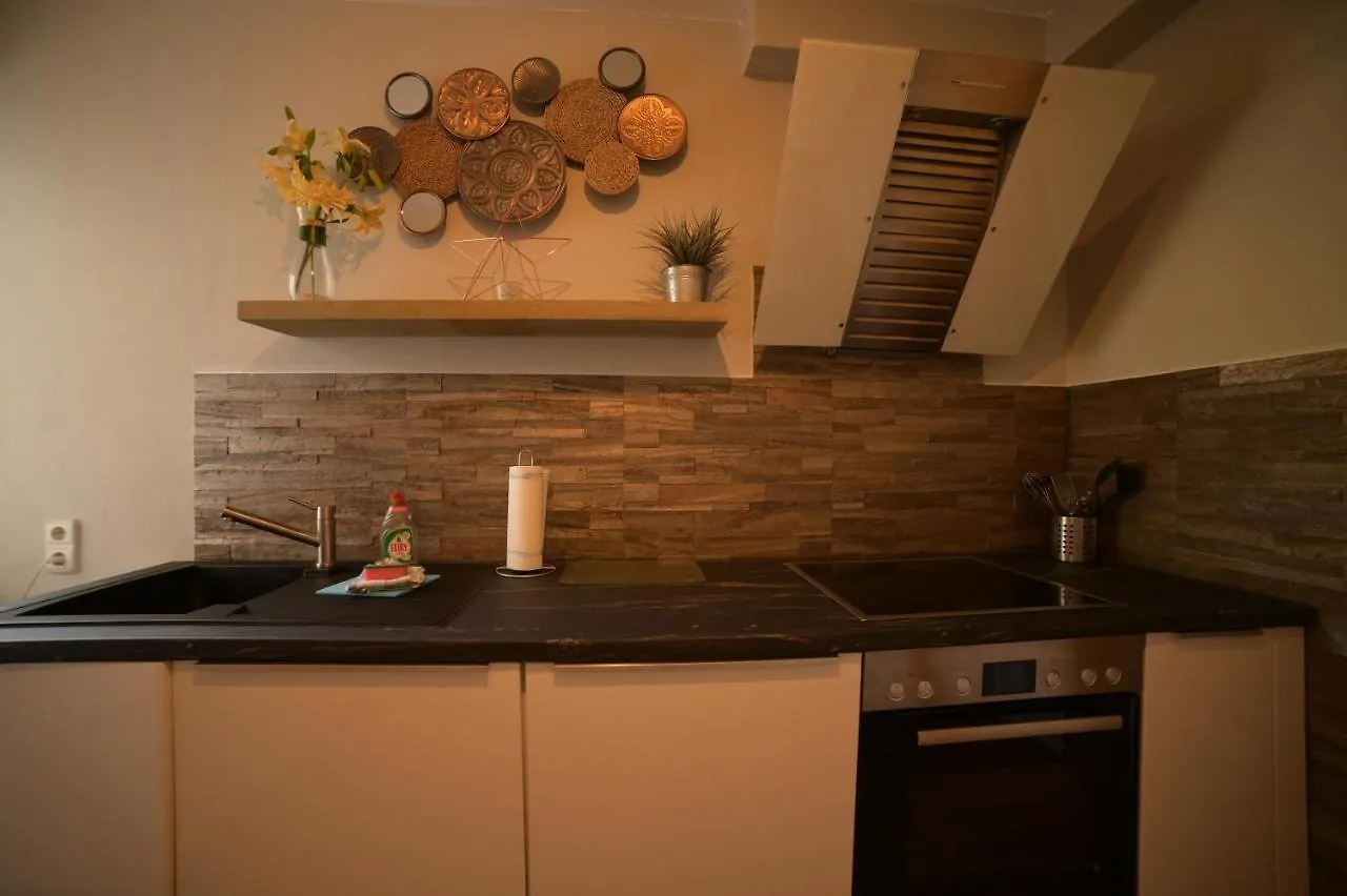 Yeti Lux - Family Garden Lodge Garmisch-Partenkirchen Apartment