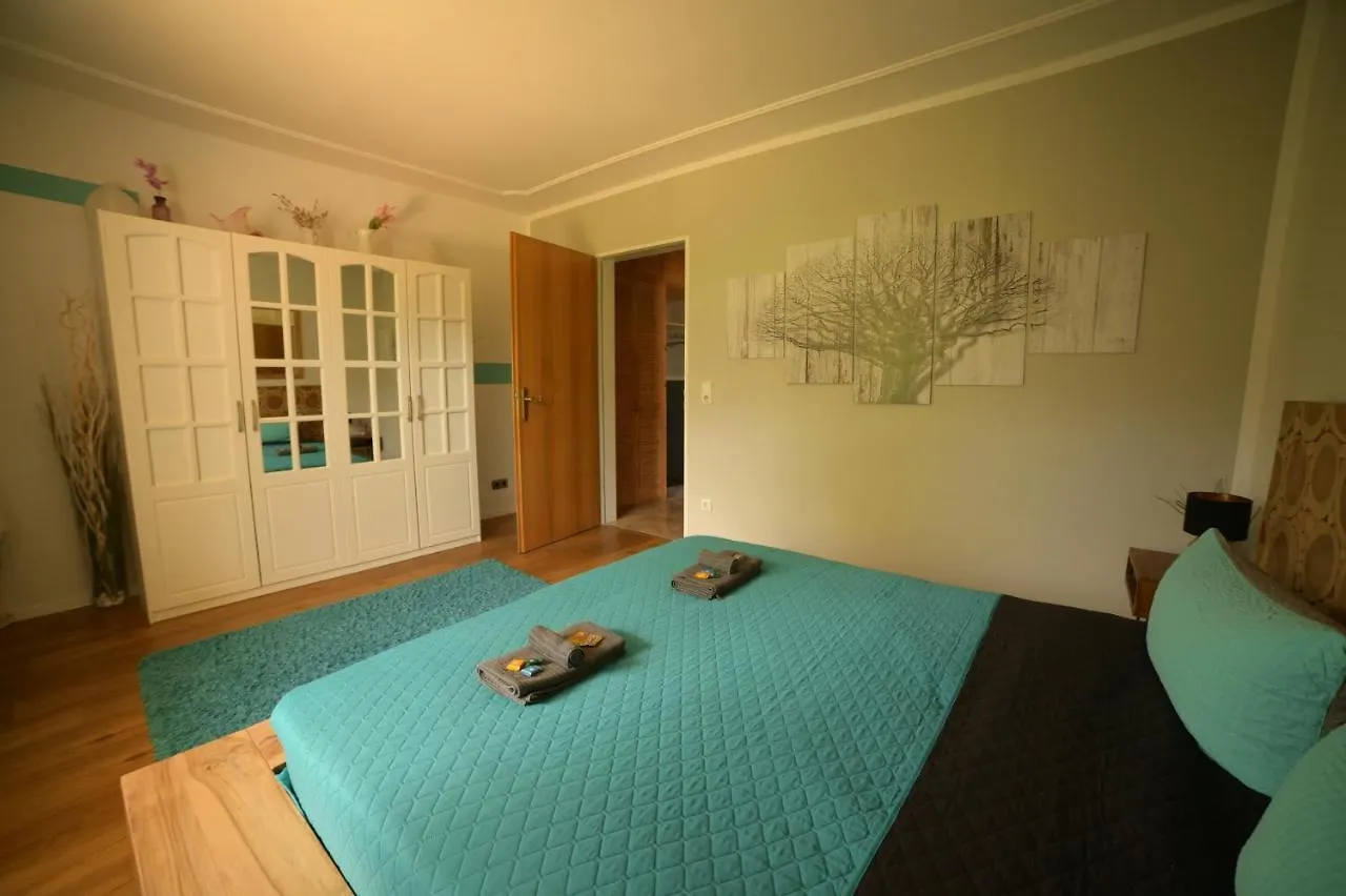 Yeti Lux - Family Garden Lodge Garmisch-Partenkirchen Apartment